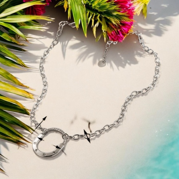 NWOT Stainless steel oval pendant necklace with Cz - Picture 4 of 7